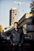 All photographs / film      ©           Lars H. Laursen